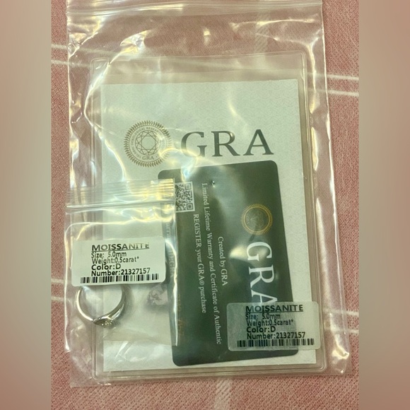 😍925 Silver Ring with Moissanites 😍 - Picture 3 of 7